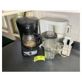 GROUP OF KITCHEN APPLIANCES, COFFEE MAKERS, GLASS