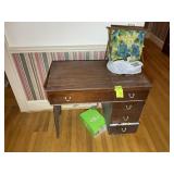 KENMORE ELECTRIC SEWING MACHINE IN CABINET WITH AC