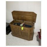 VINTAGE ZENITH STEREO CABINET, AM/FM RADIO, 8 TRAC
