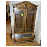 LARGE WEBB WOODEN BUN CABINET WITH LOWER STORAGE A