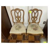 PAIR OF THOMASVILLE DINING CHAIRS WITH UPHOLSTERED