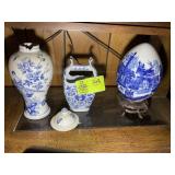 GROUP OF BLUE AND WHITE VASES AND EGG