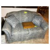 CRAFTMASTER FURNITURE COMPANY UPHOLSTERED LOVE SEA