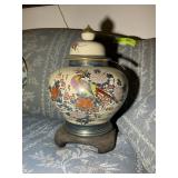 GINGER JAR WITH WOOD BASE/STAND