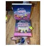 GROUP OF MCDONALDS HAPPY MEAL TOYS AND MCDONALDS F