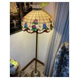 BRASS COLOR FLOOR LAMP WITH TIFFANY STYLE PLASTIC