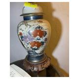 GINGER JAR WITH WOOD BASE/STAND