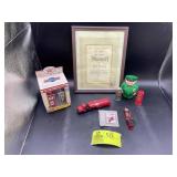 GROUP OF MISC TEXACO THEMED ITEMS, SALT N PEPPER S