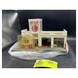 THE DANBURY MINT, GULF SERVICE STATION CLOCK, IN O