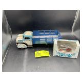 APPEARS TO BE VINTAGE MARX TIN LITHO STAKE TOY TRU