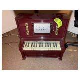 J CHEIN AND CO. PIANO LODEON, TOY PLAYER PIANO, WO