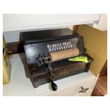 ANTIQUE, GEM ROLLER ORGAN, BY AUTOPHONE COMPANY IT
