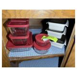 GROUP INCLUDING GLASS ANCHOR HOCKING BAKING DISHES