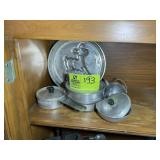 GROUP OF SMALL TIN POTS AND PANS, POSSIBLY SALES S