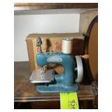 STITCH MISTRESS SEWING MACHINE SALESMAN SAMPLE, MO