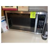 FARBERWARE COUNTERTOP MICROWAVE, 1000W