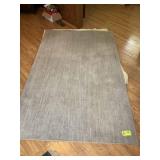 GRAY COLOR AREA RUG 5 FT X 8 FT