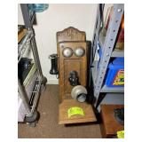 VINTAGE WOODEN WALL MOUNT HAND CRANK TELEPHONE