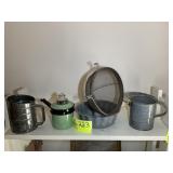 GROUP OF VINTAGE KITCHEN RELATED ITEMS, SIFTER, EN