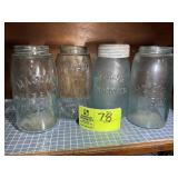 GROUP OF 4 VINTAGE QUART MASON JARS, ONE WITH ZINC