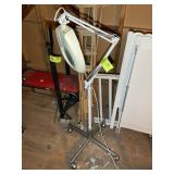 LIGHT WITH MAGNIFYING LENS ON ROLLING STAND AND CR