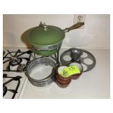 VINTAGE 1970'S AVOCADO GREEN ENAMEL FONDU POT AND