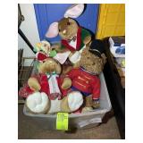 TOTE WITH ASSORTED STUFFED DOLLS, BELKIE BEARS, ET