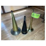 GROUP OF 3 HORNS OF VINTAGE RECORD PLAYERS