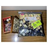LARGE GROUP OF BUTTONS