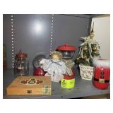 GROUP OF DECORATIVE ITEMS, CHRISTMAS THEMED, TREE,