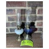 GROUP OF SMALL OIL LAMPS, WHITE AND BLUE, APPROX 1