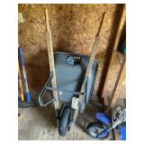 TRUE TEMPER WHEELBARROW