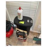 GROUP INCLUDING HEFTY TRASH CAN PARTIAL BOTTLE OF