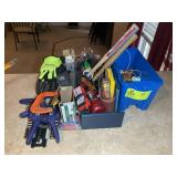 LARGE GROUP OF MISCELLANEOUS HARDWARE ITEMS, NAILS