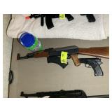 GROUP INCLUDING AIRSOFT RIFLE. DAISY POWERLINE 340