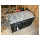Vintage wood and metal trunk 35' x 19' x 28'