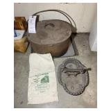 Cast-iron pot 13' x 11'inches with lid and cast-ir