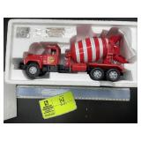 MACK R 10 WHEEL MIXER BODY, 1998 TOY TRUCK, SHOW R