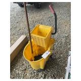 ROLLING MOP BUCKET WITH MOP