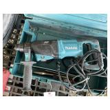 MAKITA HR2641 HAMMER DRILL IN CASE
