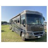 2005 Winnebago Adventurer 38