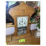 VINTAGE WOOD CASED SETH THOMAS MANTLE CLOCK, 23 IN