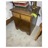 ONE DRAWER WOODEN NIGHTSTAND 21 IN X 15 1/2 IN X 2