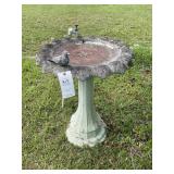 CONCRETE BIRD BATH 23 IN DIAMETER X 29 IN TALL