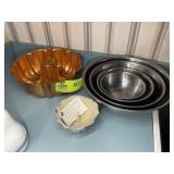 GROUP INCLUDING METAL MIXING BOWLS AND BUNDT PANS