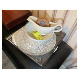 GROUP OF MISC PLASTIC SERVING BOWLS, PLATES, PAPER