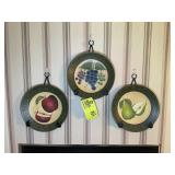 GROUP OF 3 HOME INTERIORS AND GIFTS DECORATIVE PLA