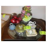 GROUP OF DECORATIVE ITEMS, BASKET WITH FAUX APPLES