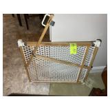 WOOD PET GATE