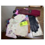 GROUP OF VINTAGE WOMEN'S HANDKERCHIEFS AND GLOVES